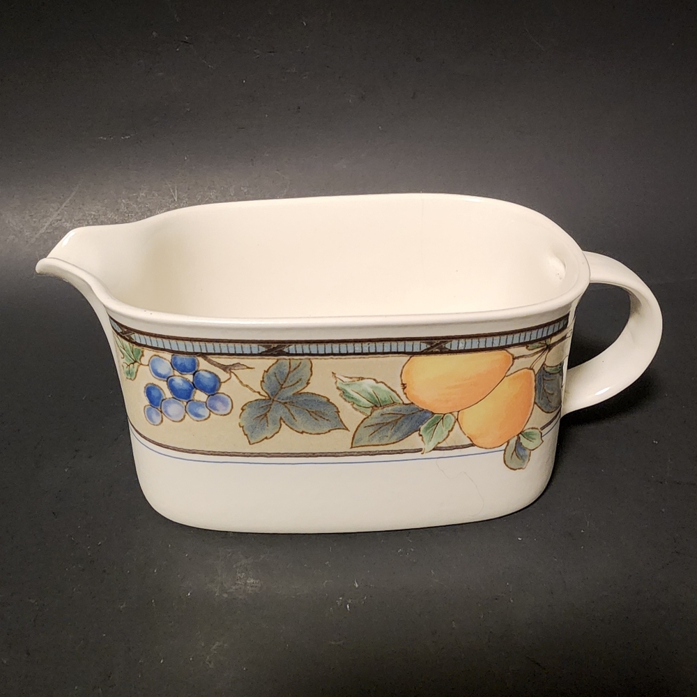 Mikasa Intaglio Sauce Boat CAC29 GARDEN HARVEST